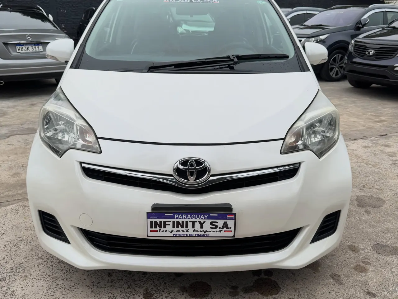Toyota Ractis 2011