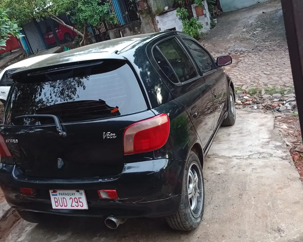 Toyota Vitz 2000