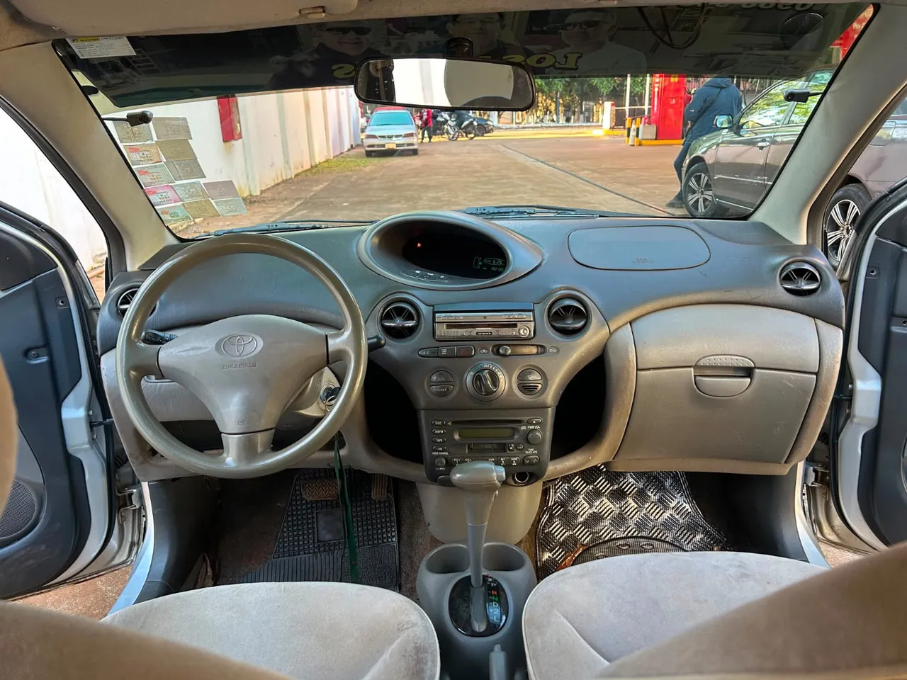 Toyota Vitz 2002 1
