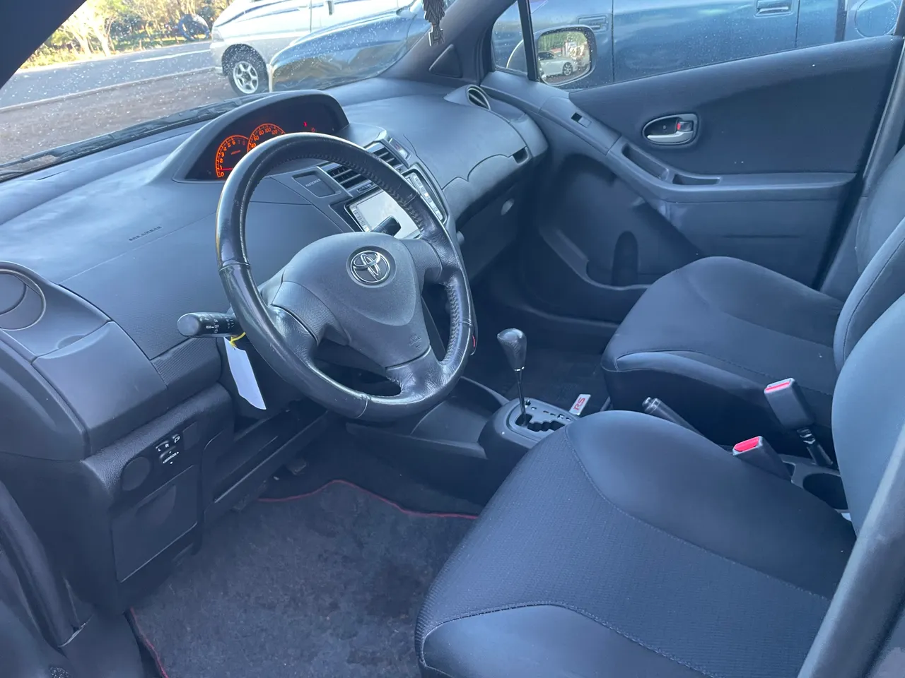 Toyota Vitz 2008 3