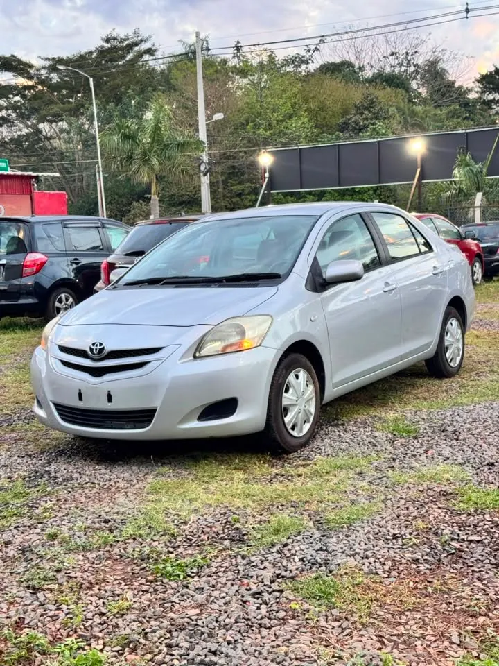 Toyota Belta 2005