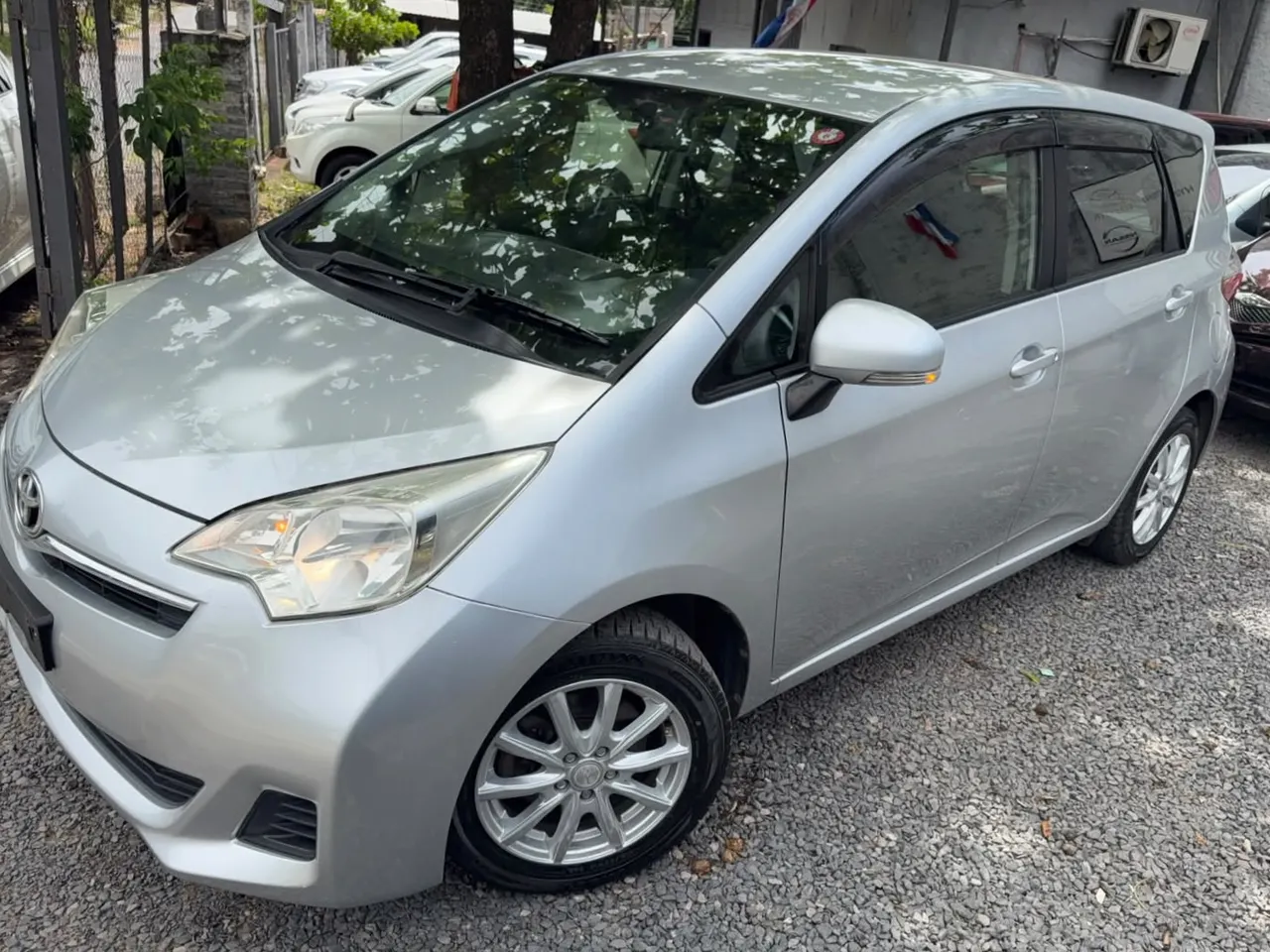 Toyota Ractis 2012