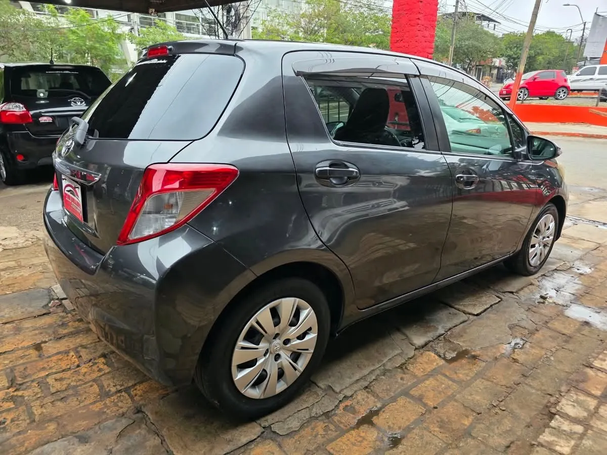 Toyota Vitz 2013 New Vitz 2013/12