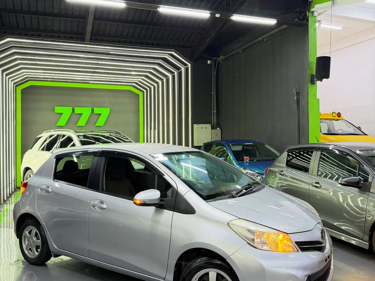 Toyota Vitz 2012 New Vitz Full Equipo