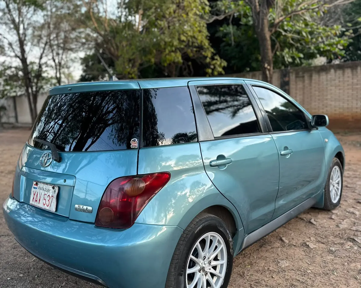 Toyota ist 2004