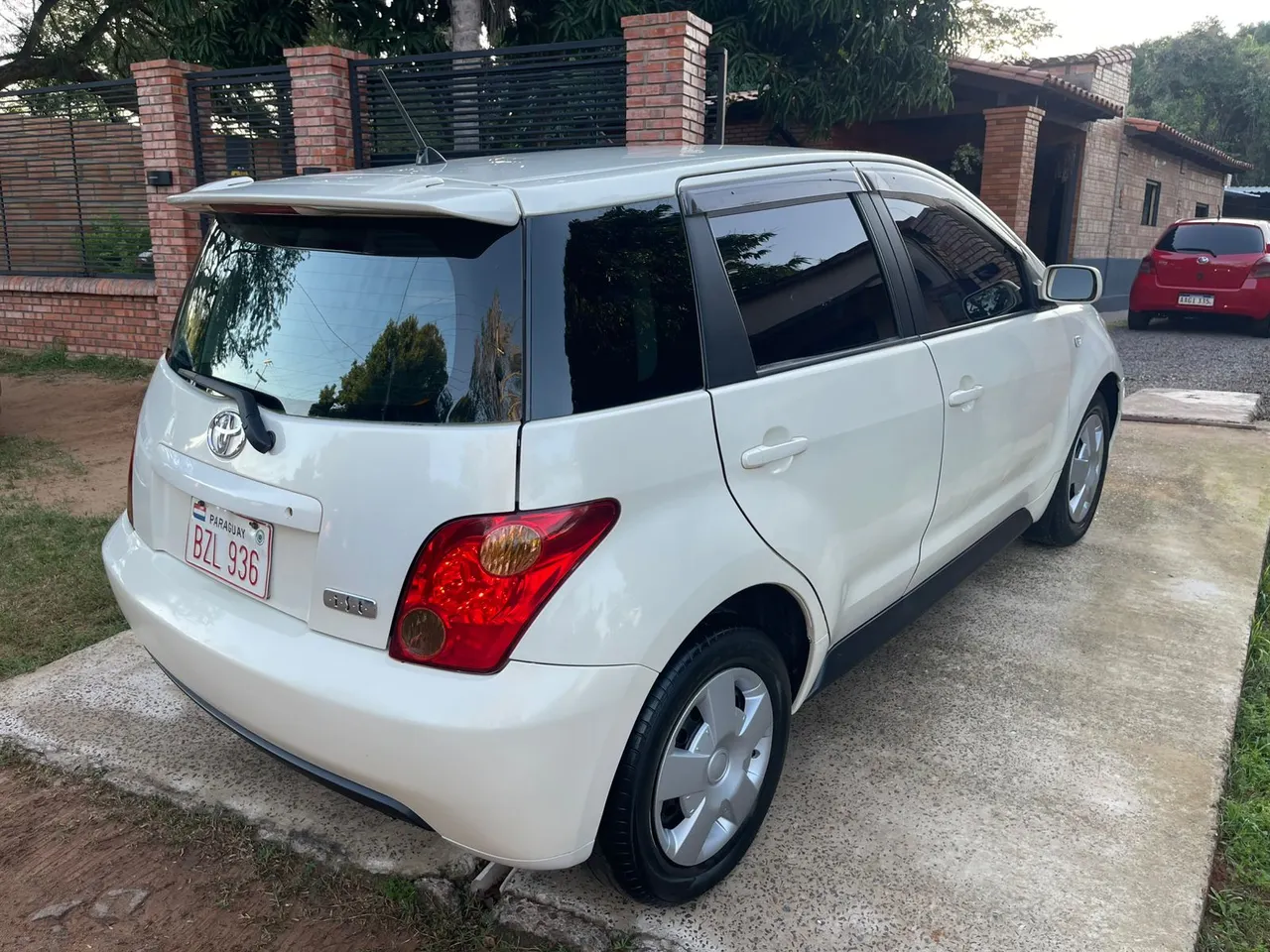 Toyota ist 2003