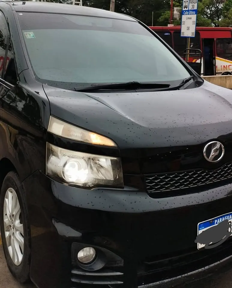 Toyota Voxy 2011 2.0 GS
