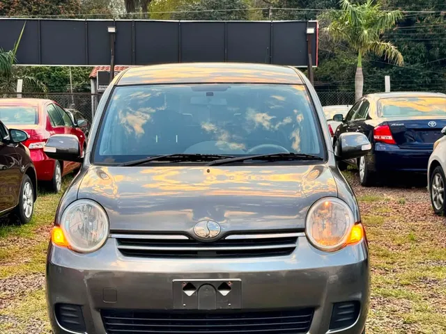Toyota Sienta 2007