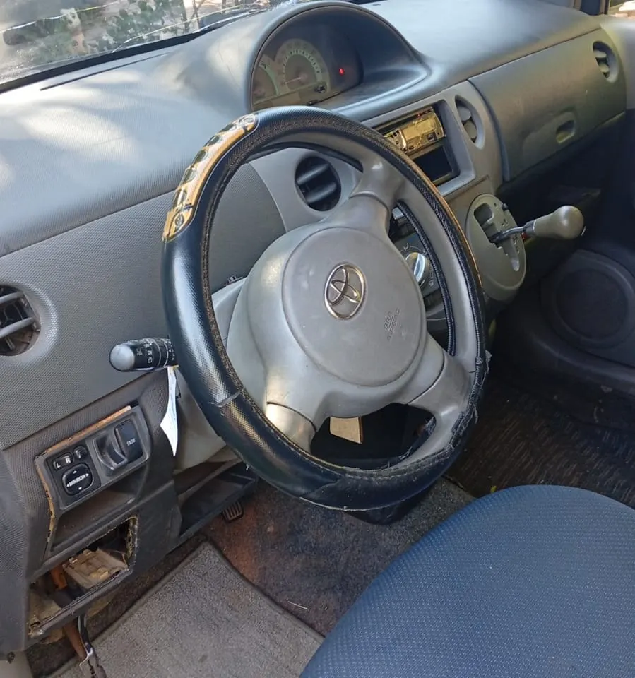 Toyota Sienta 2005