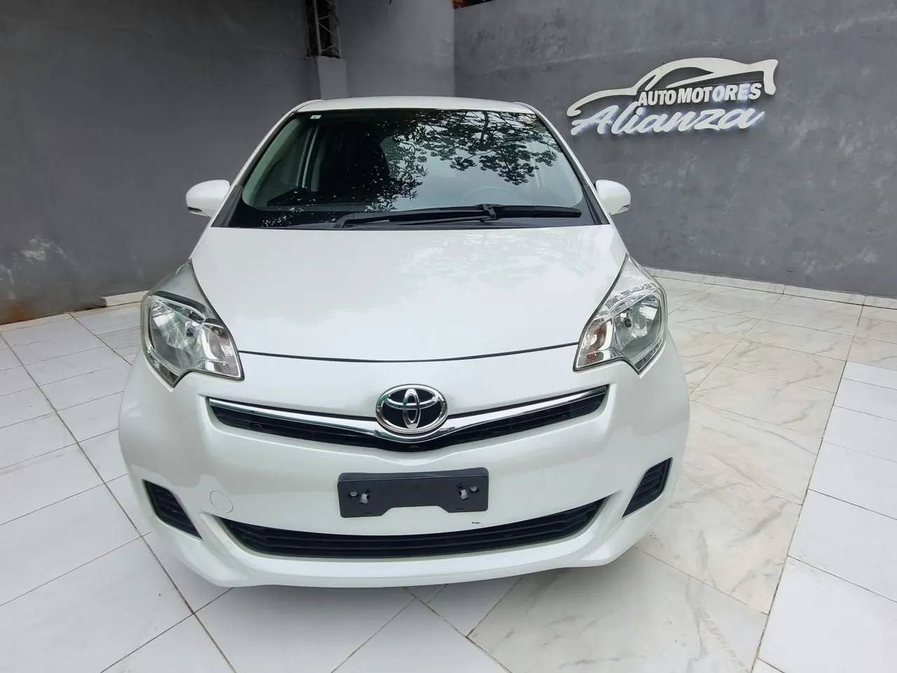 Toyota Ractis 2011