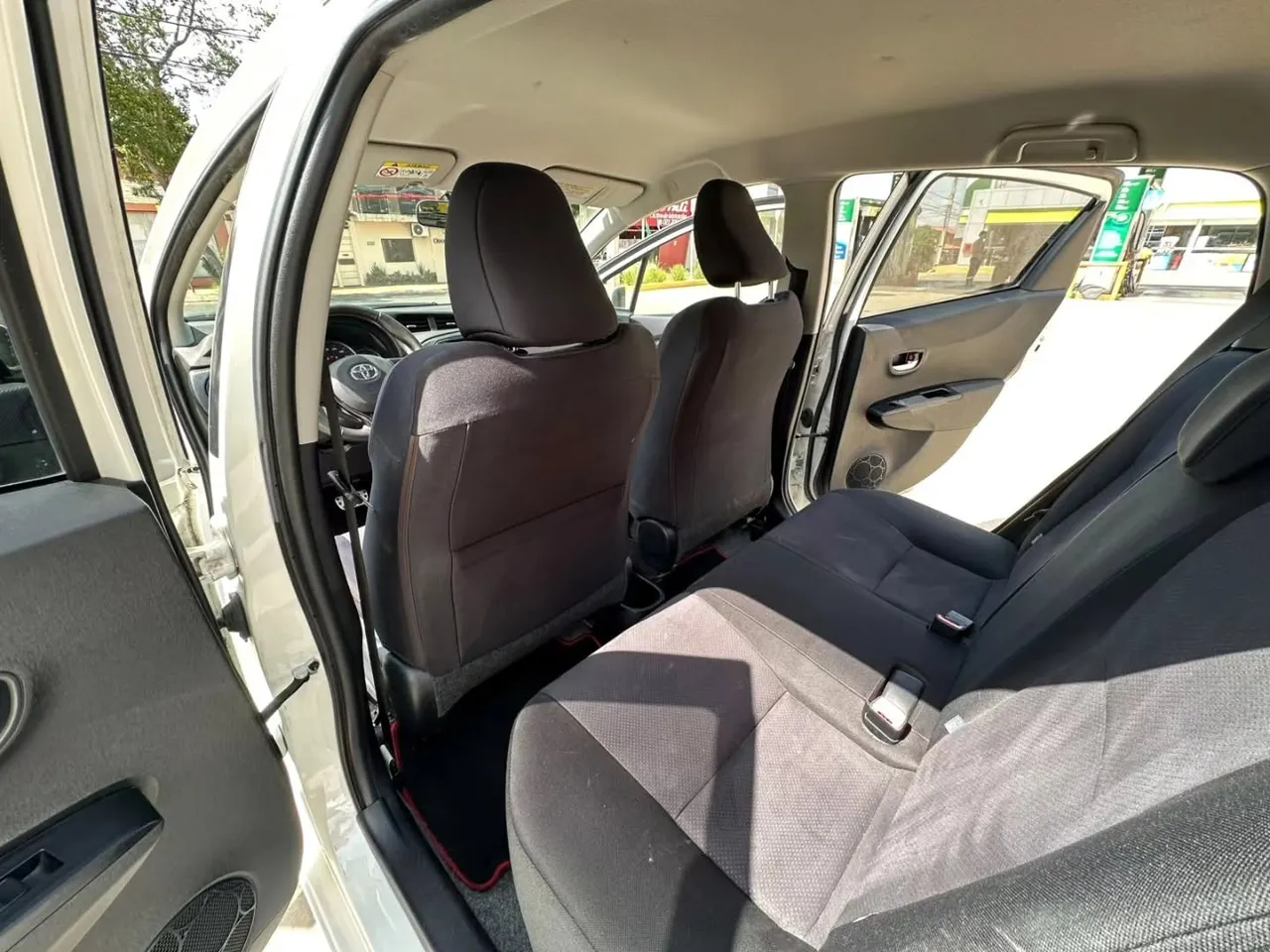 Toyota Vitz 2012