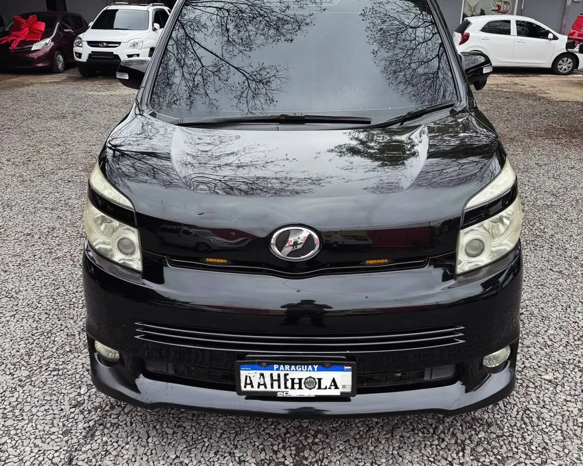 Toyota Voxy 2008