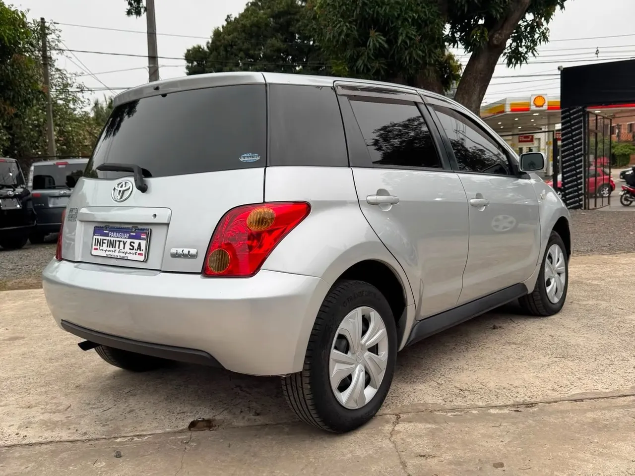 Toyota ist 2006