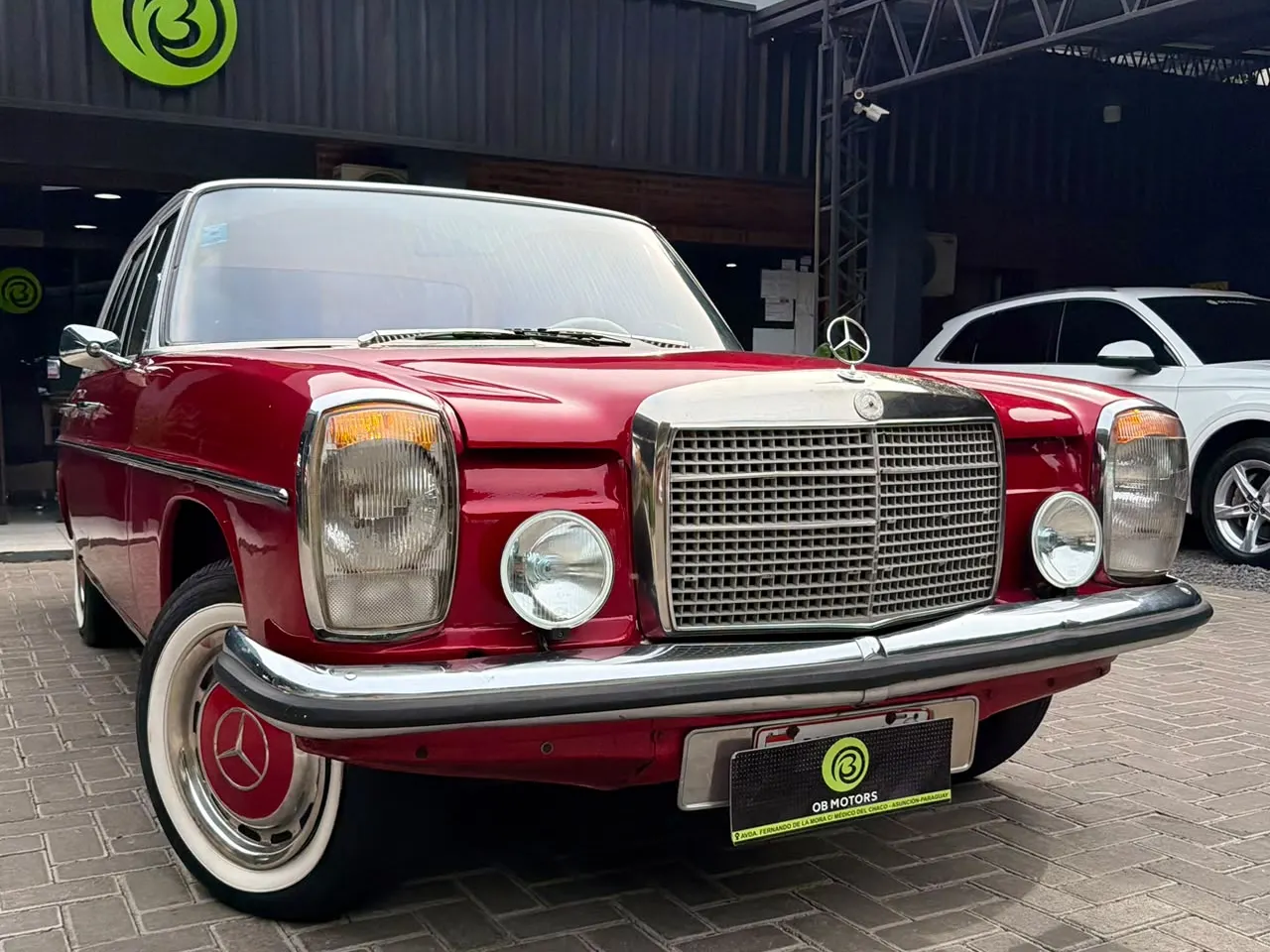 Mercedes-Benz Clase E 1974 240D /8 (W115), probable — confirmar versión exacta