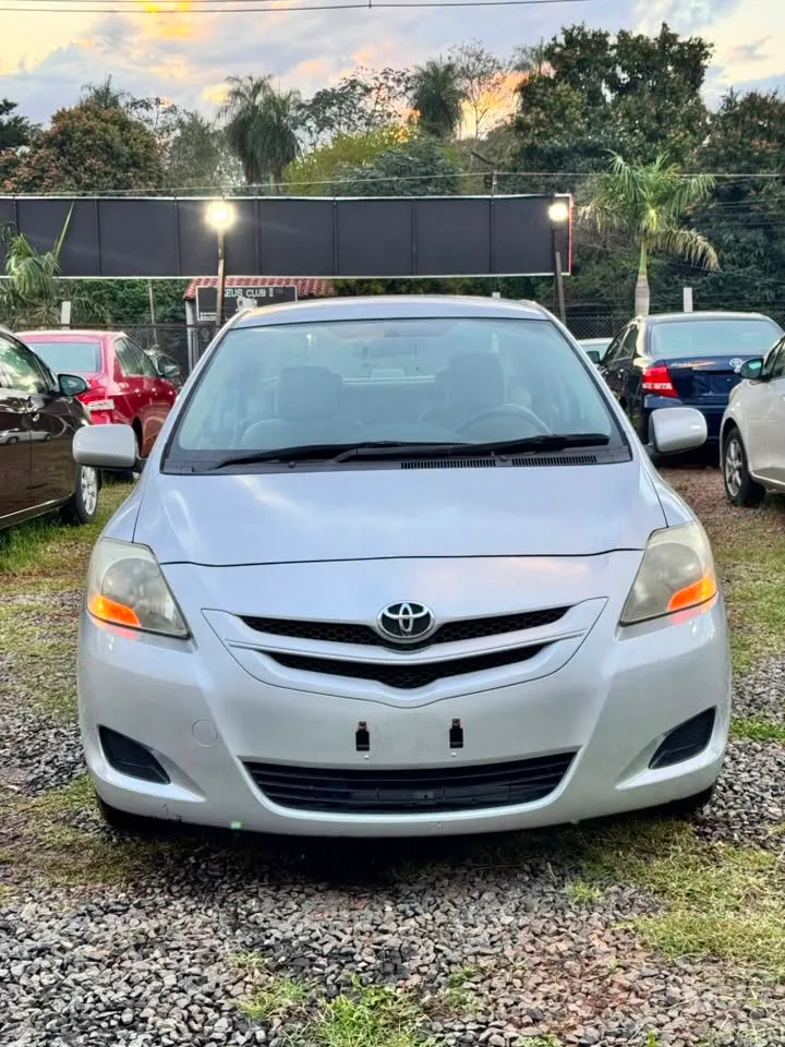 Toyota Belta 2005