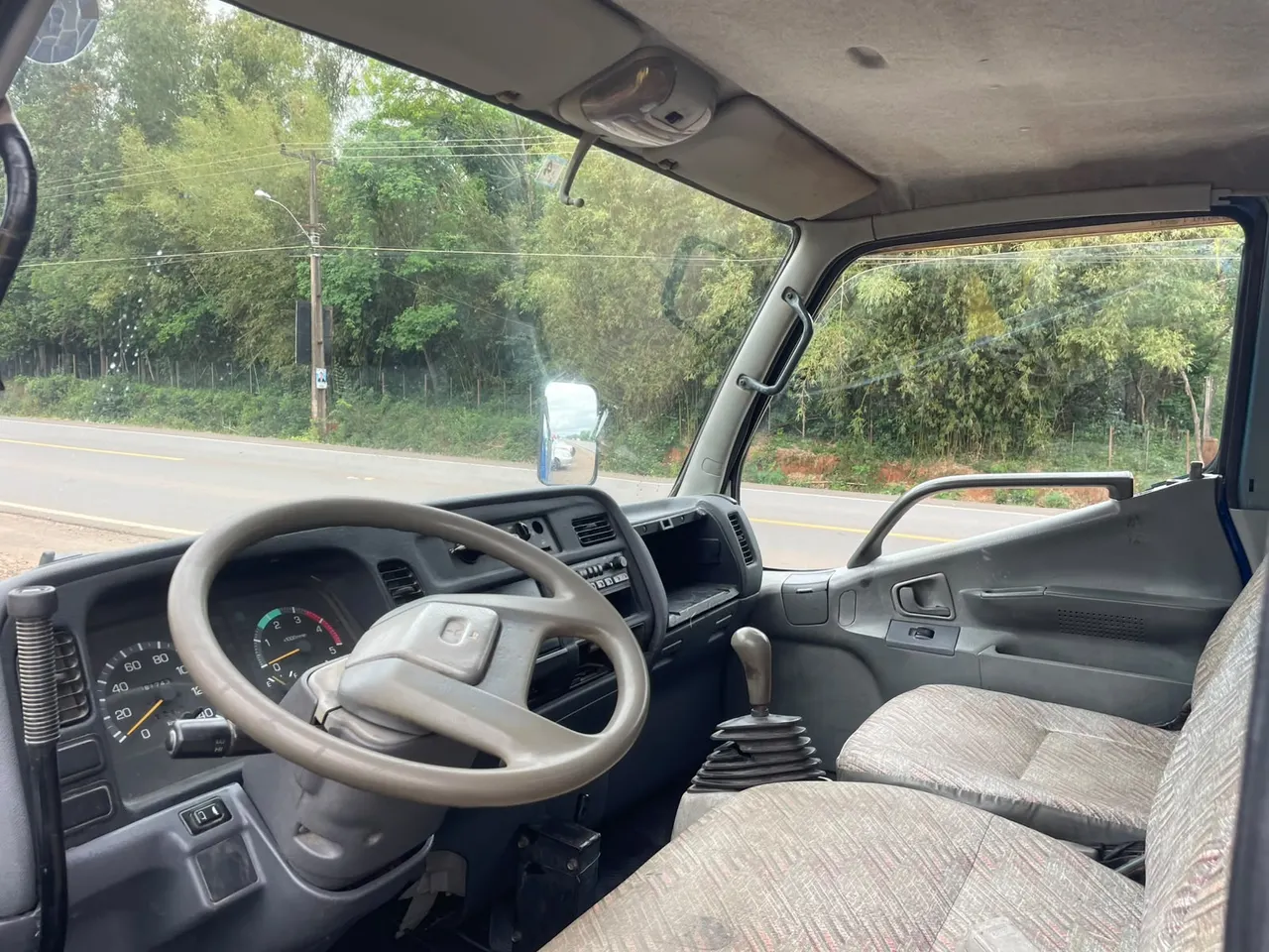 Mitsubishi Canter 2000