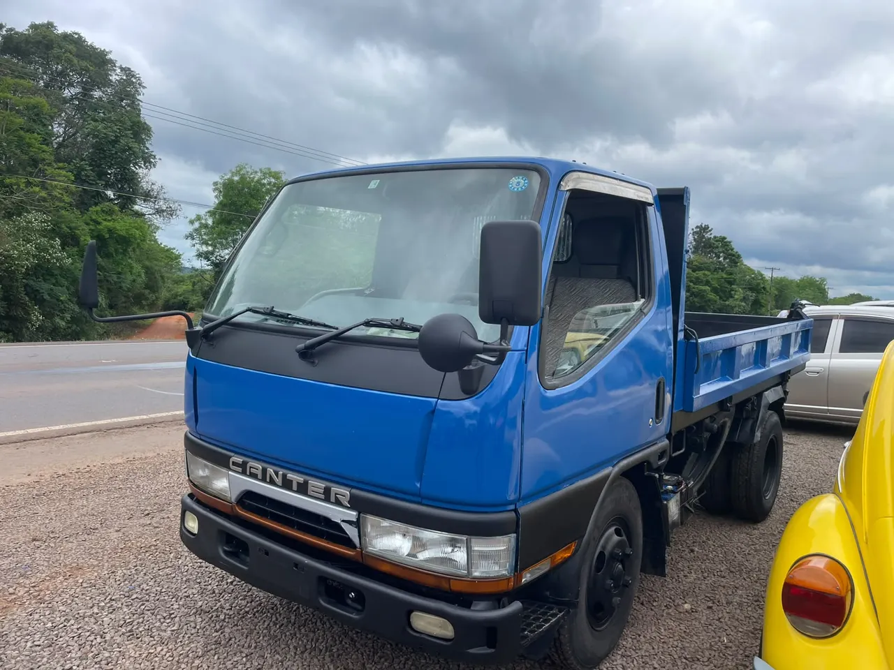 Mitsubishi Canter 2000