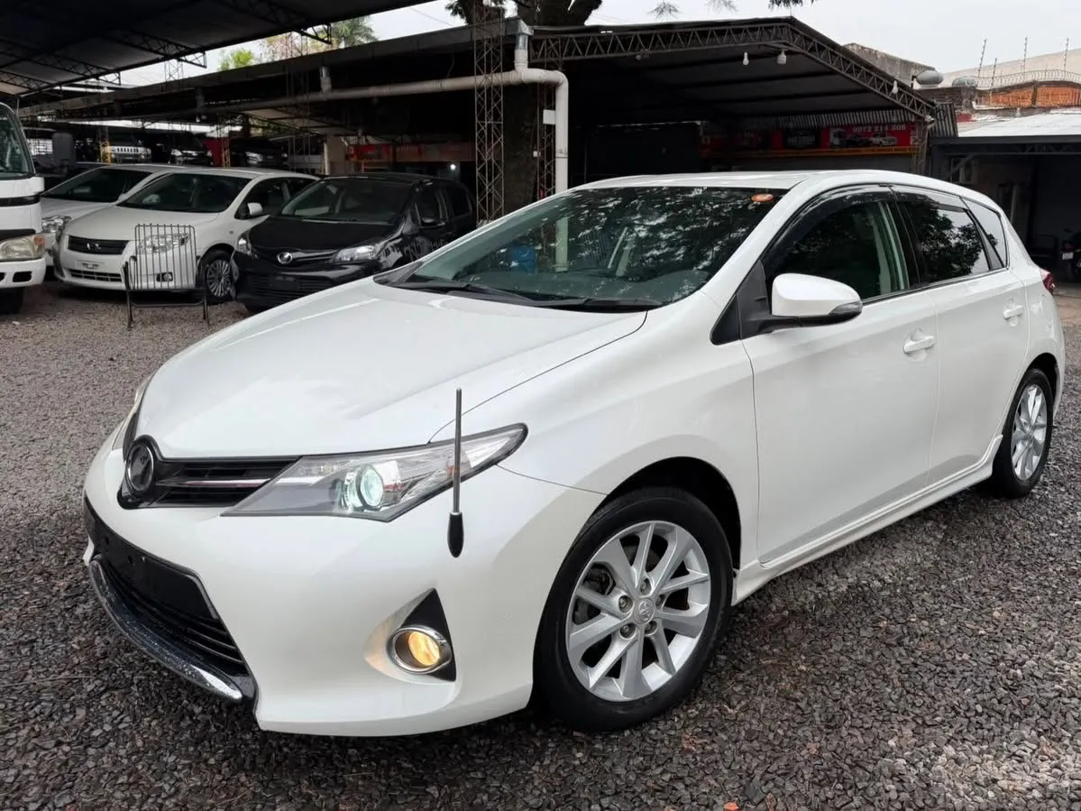 Toyota Auris 2015 ECO, full equipo