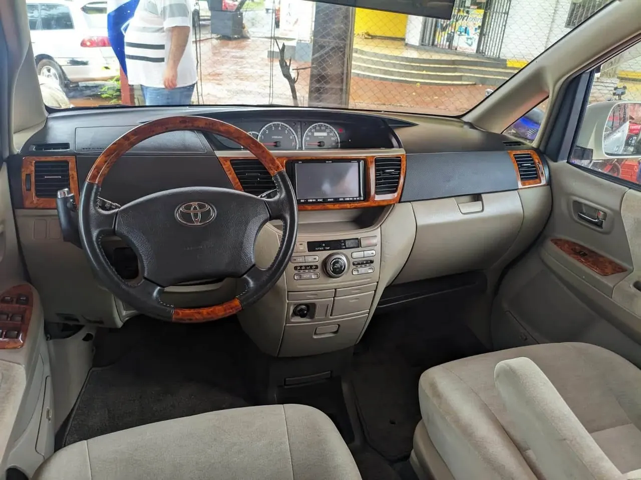 Toyota Voxy 2006