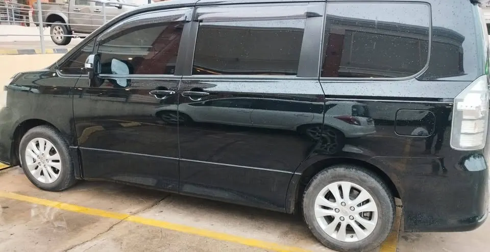 Toyota Voxy 2011 2.0 GS