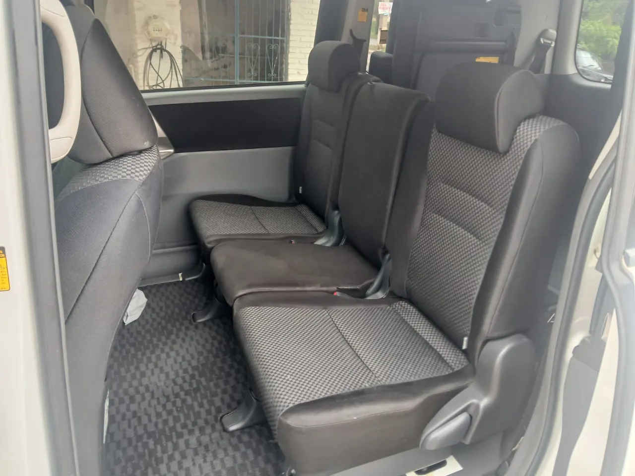 Toyota Noah 2008 1